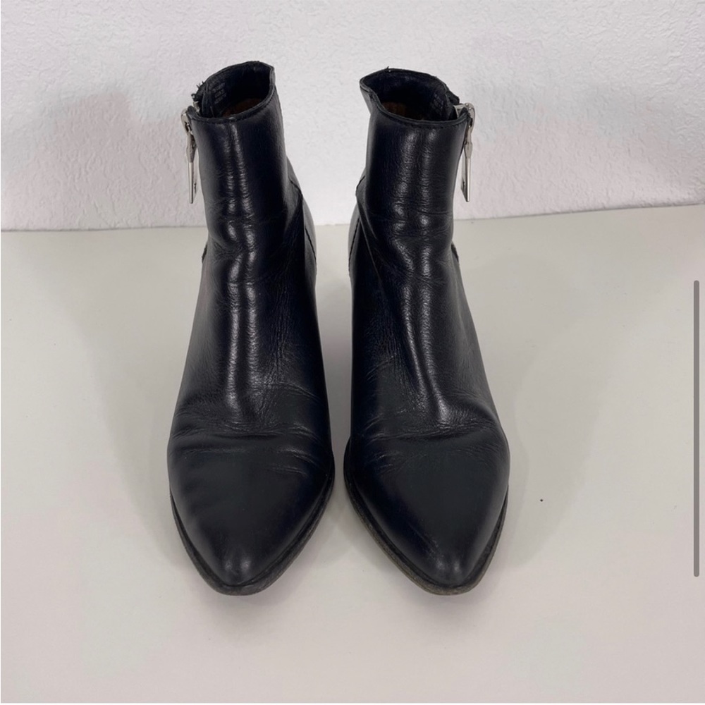 Frye Black Leather Zipper Side Heeled Booties